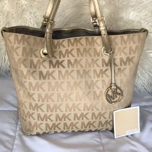 Michael kors tote gold